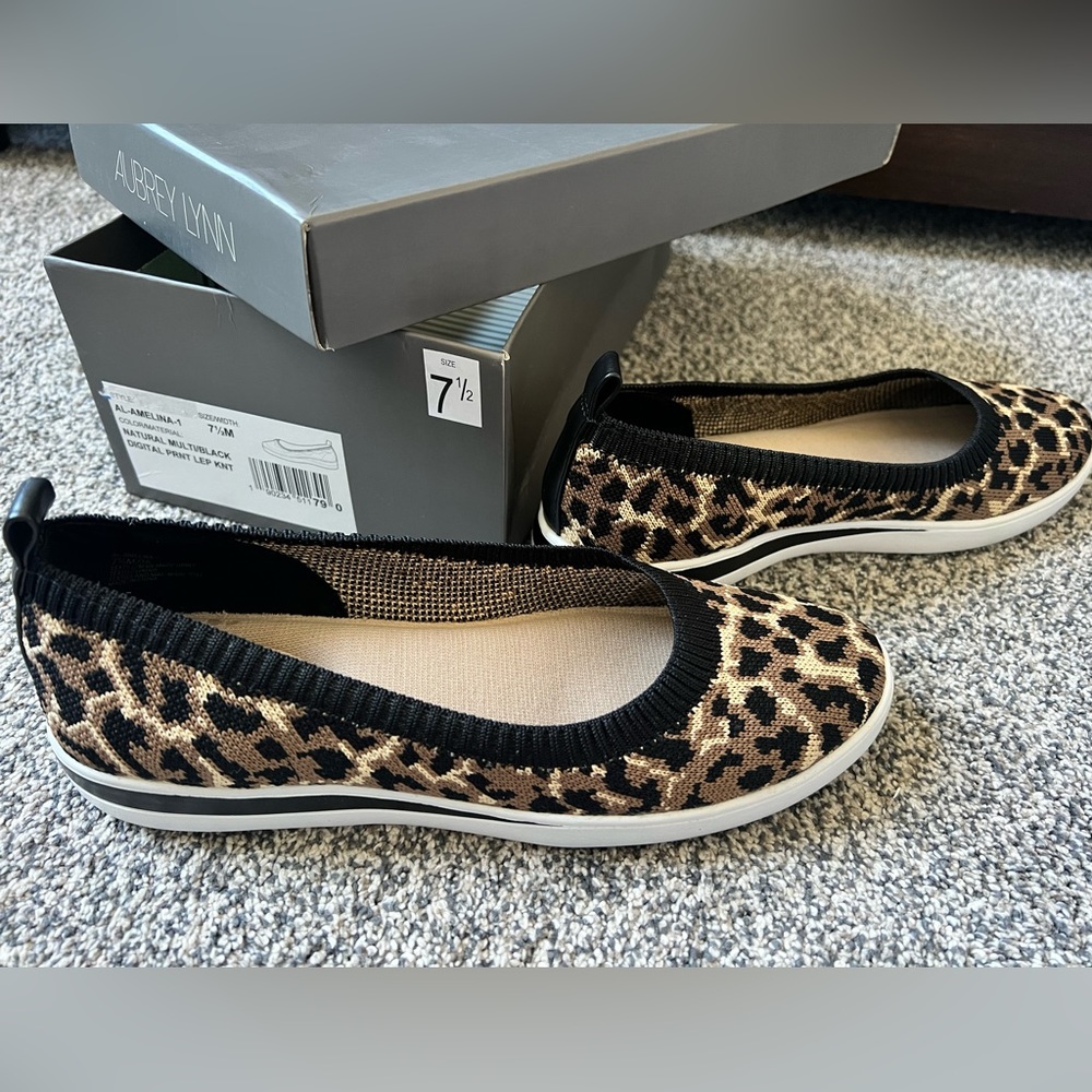 NEW Aubrey Lynn leopard slip on shoes size 7.5